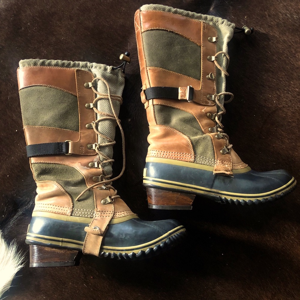 Sorel conquest Carly tan leather rain/snow boot